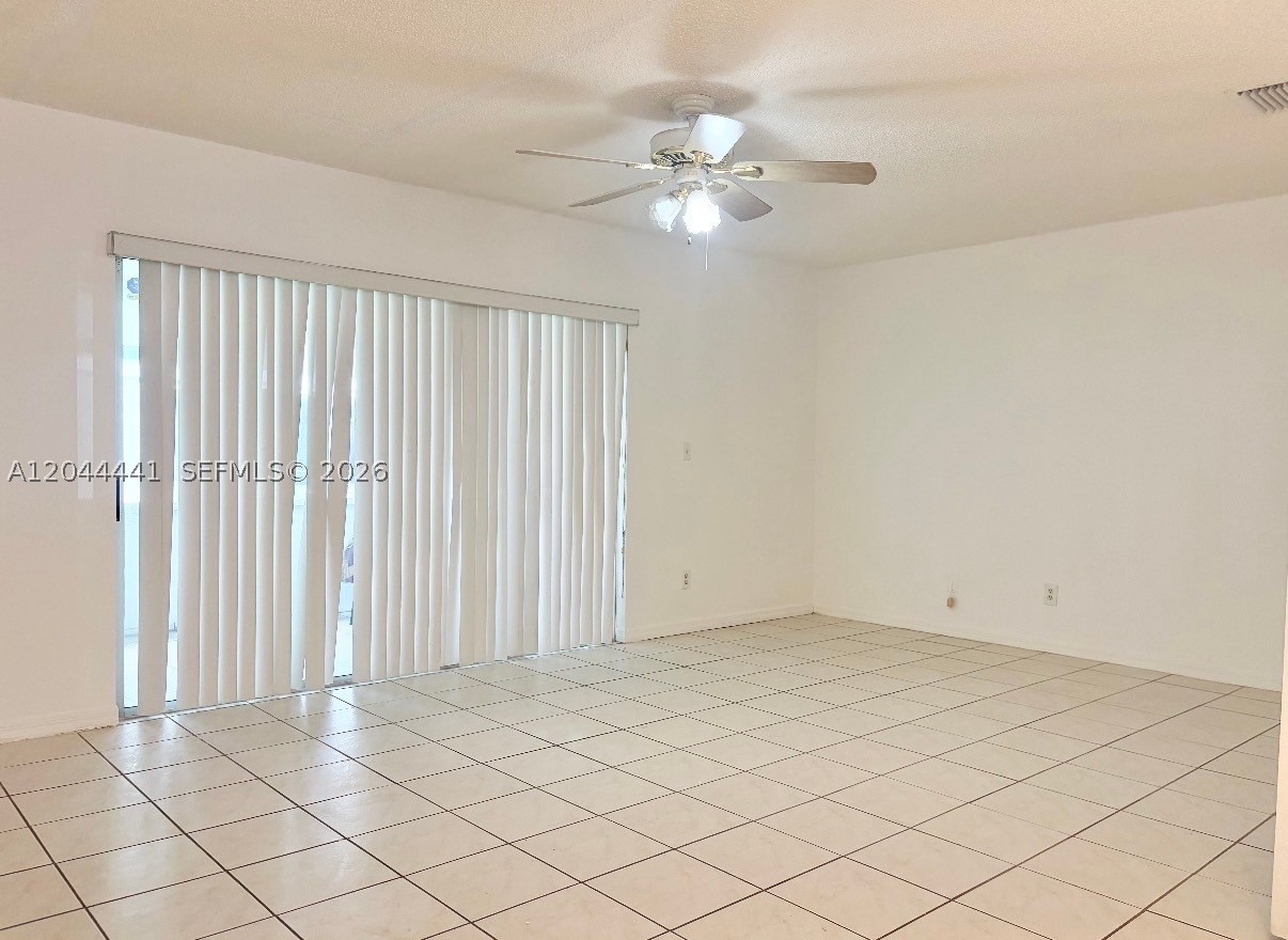829 Nw 208th Way Property Photo 4