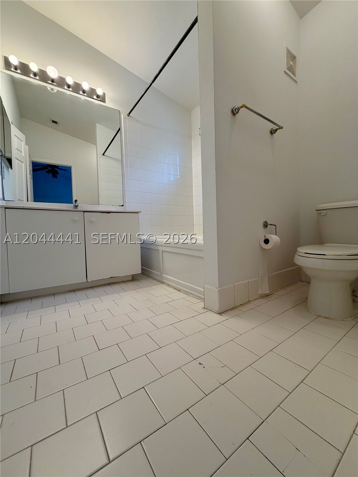 829 Nw 208th Way Property Photo 8