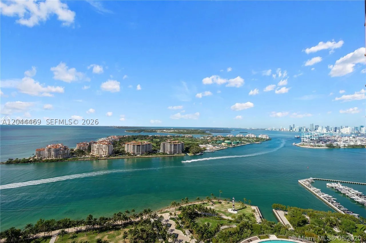 300 S Pointe Dr 3604 Property Photo 18