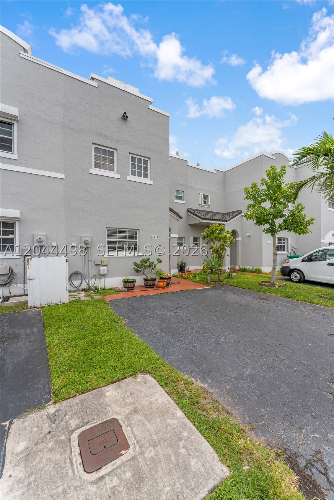 12427 Nw 7th Ln Property Photo 3