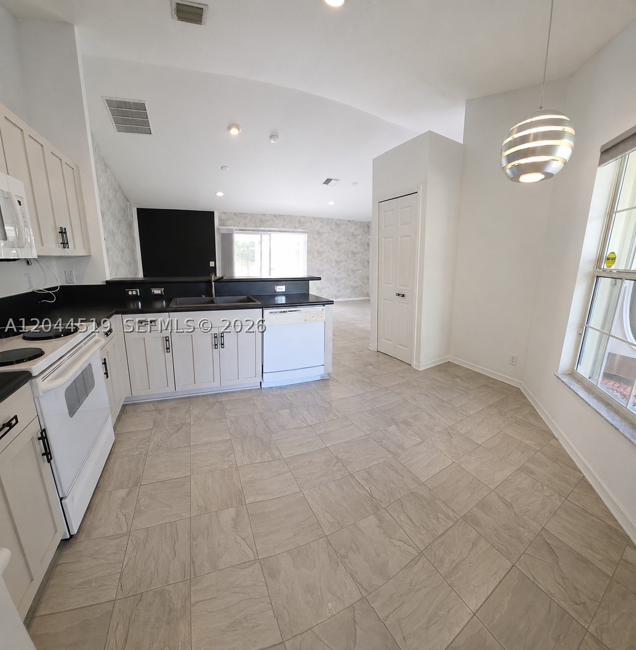 547 High Hawk Cir 541 Property Photo 6