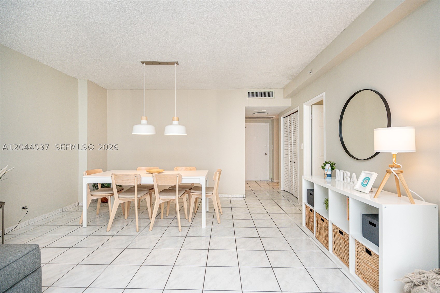 5601 Collins Ave 1517 Property Photo 4