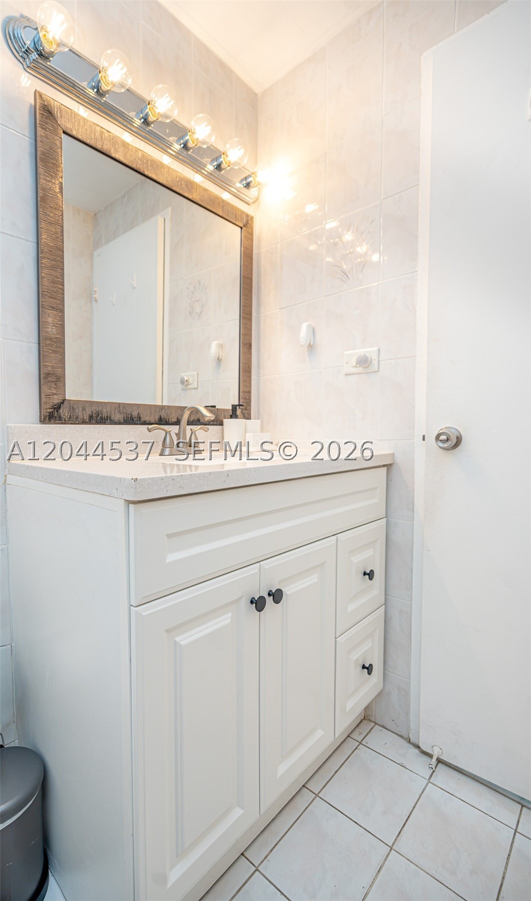 5601 Collins Ave 1517 Property Photo 24