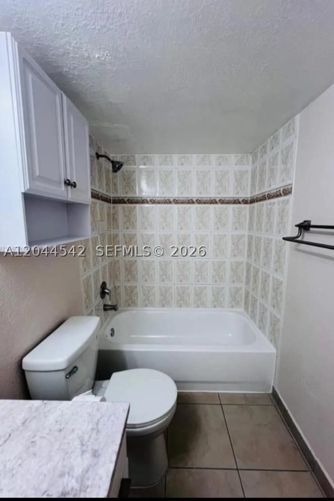 606 W 81st St 224 Property Photo 8