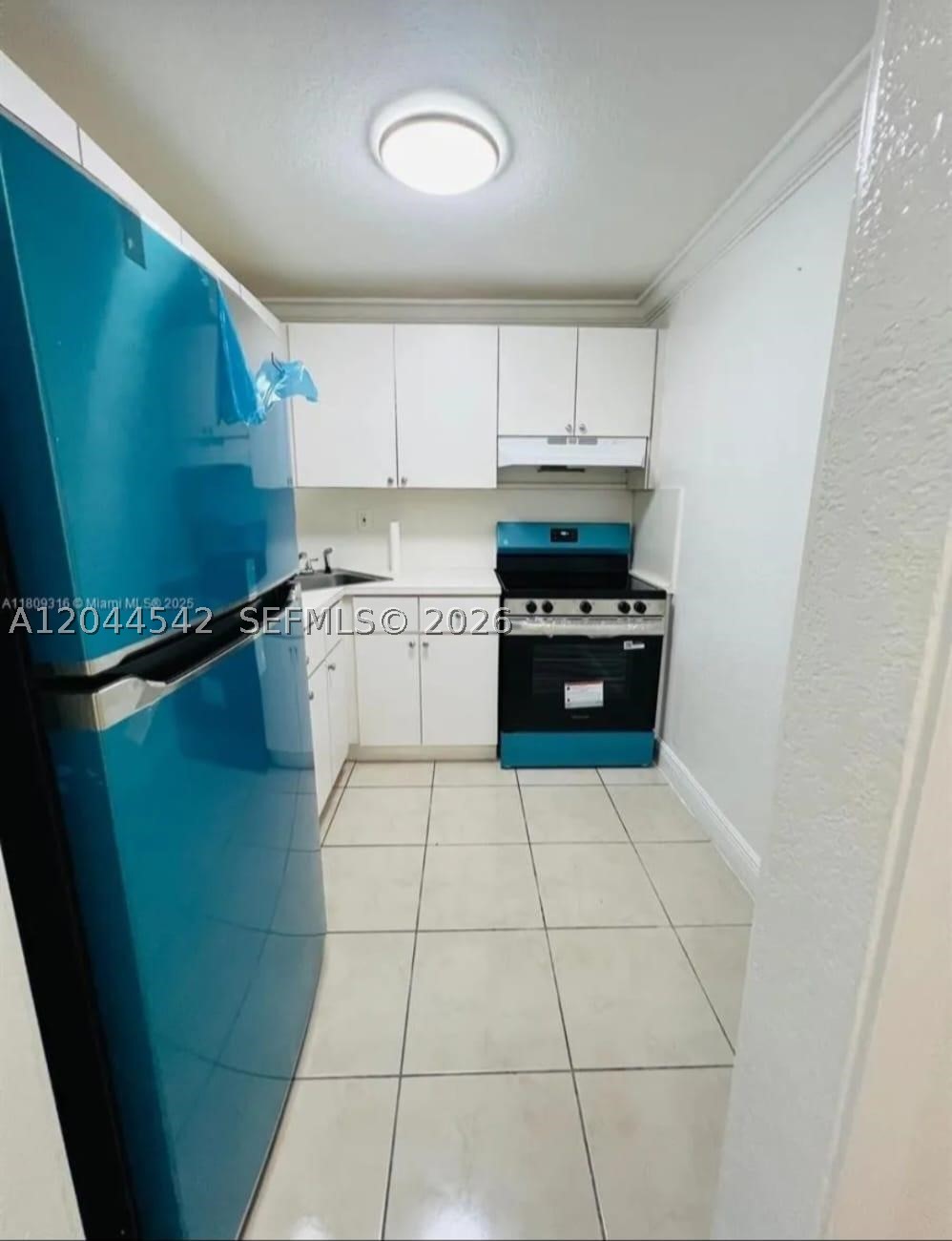606 W 81st St 224 Property Photo 10