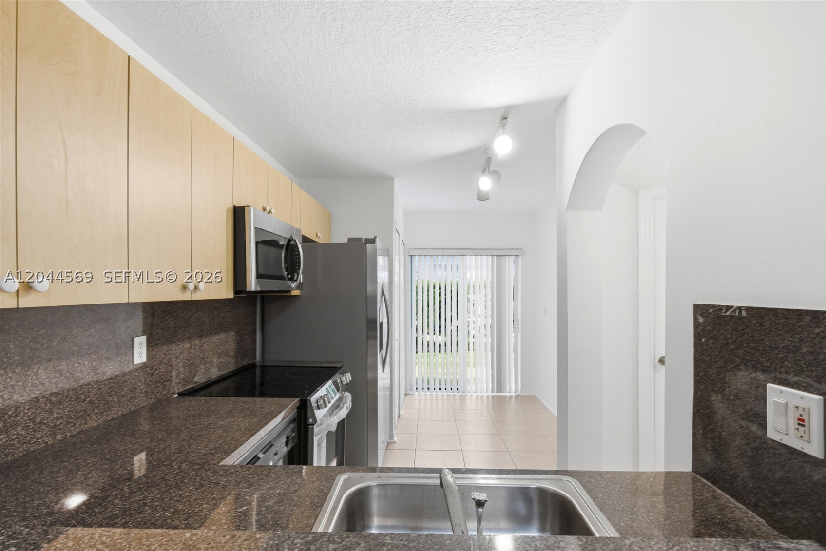 1251 Se 29th St 102-26 Property Photo 6