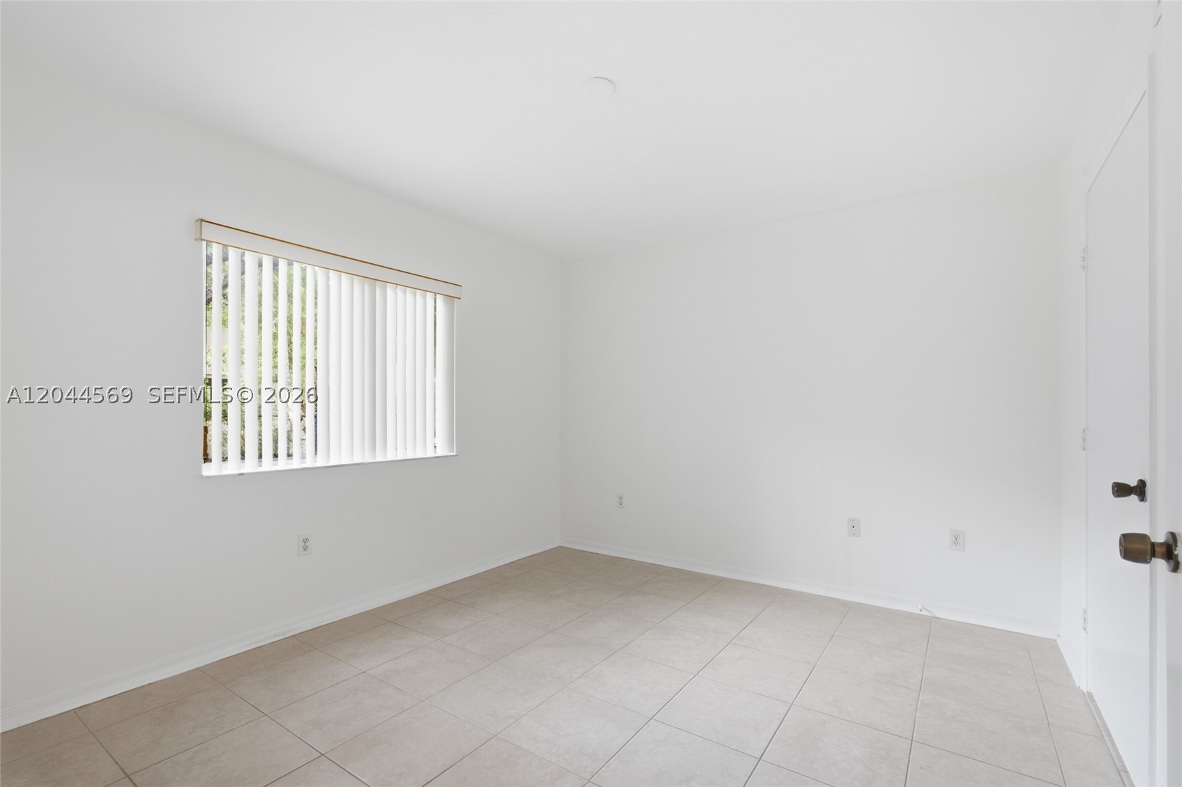 1251 Se 29th St 102-26 Property Photo 8