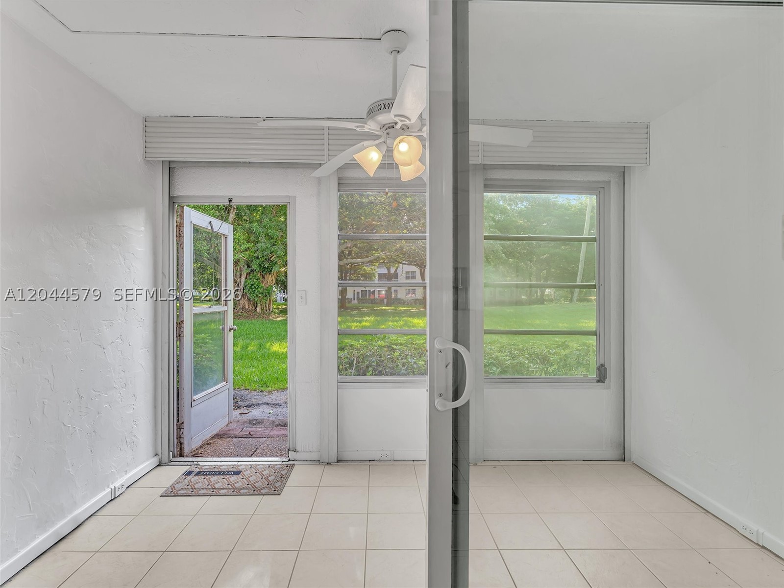 1212 Se Bahama Bnd G1 Property Photo 13