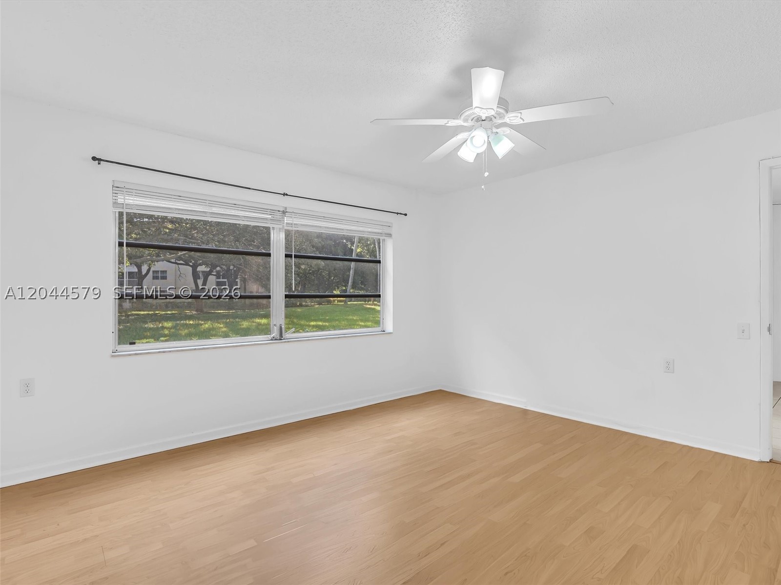 1212 Se Bahama Bnd G1 Property Photo 23
