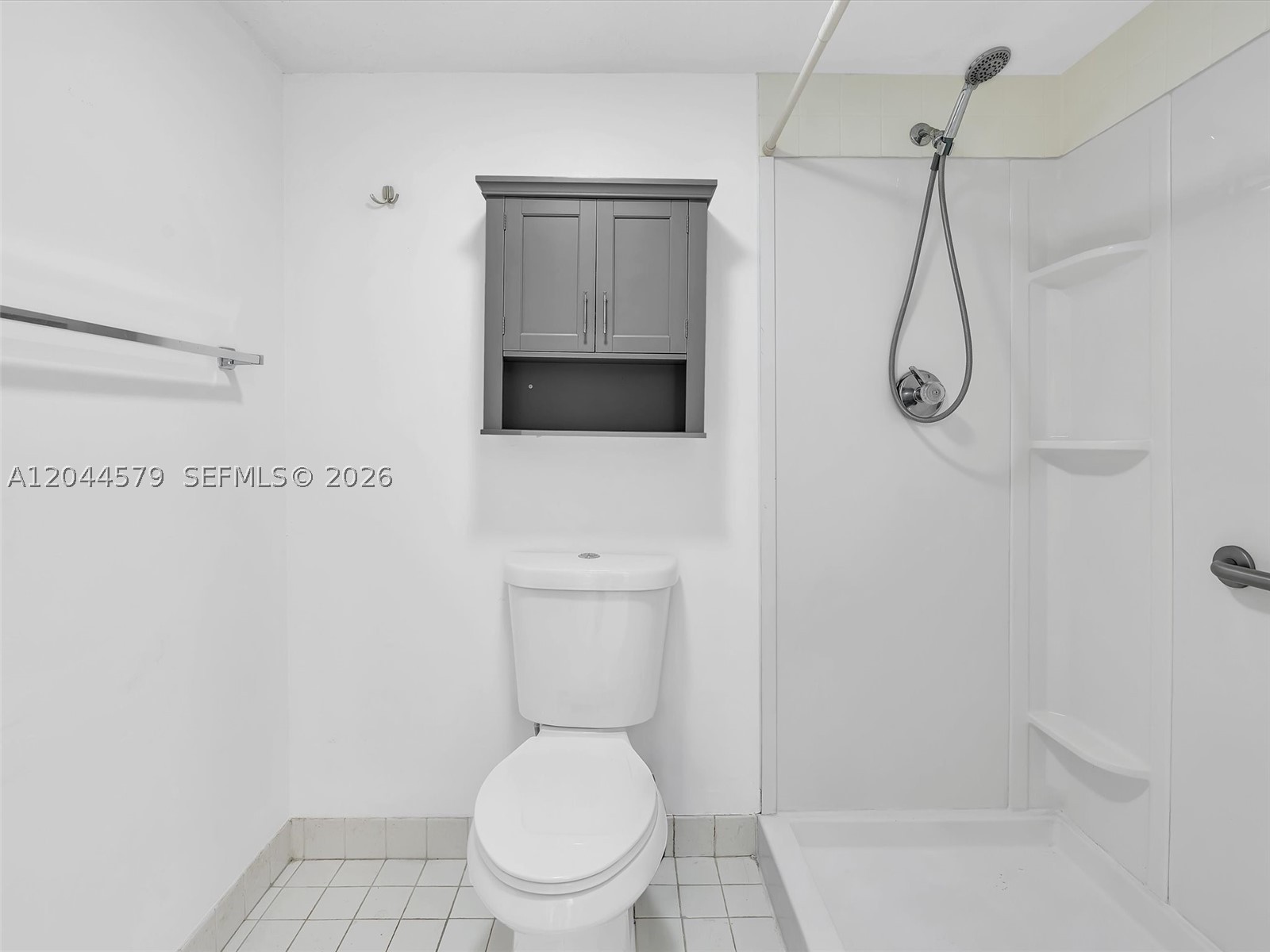 1212 Se Bahama Bnd G1 Property Photo 29