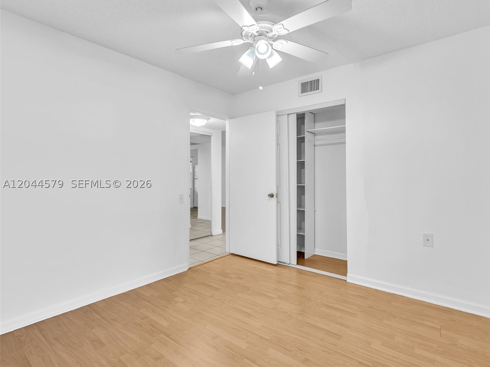1212 Se Bahama Bnd G1 Property Photo 38