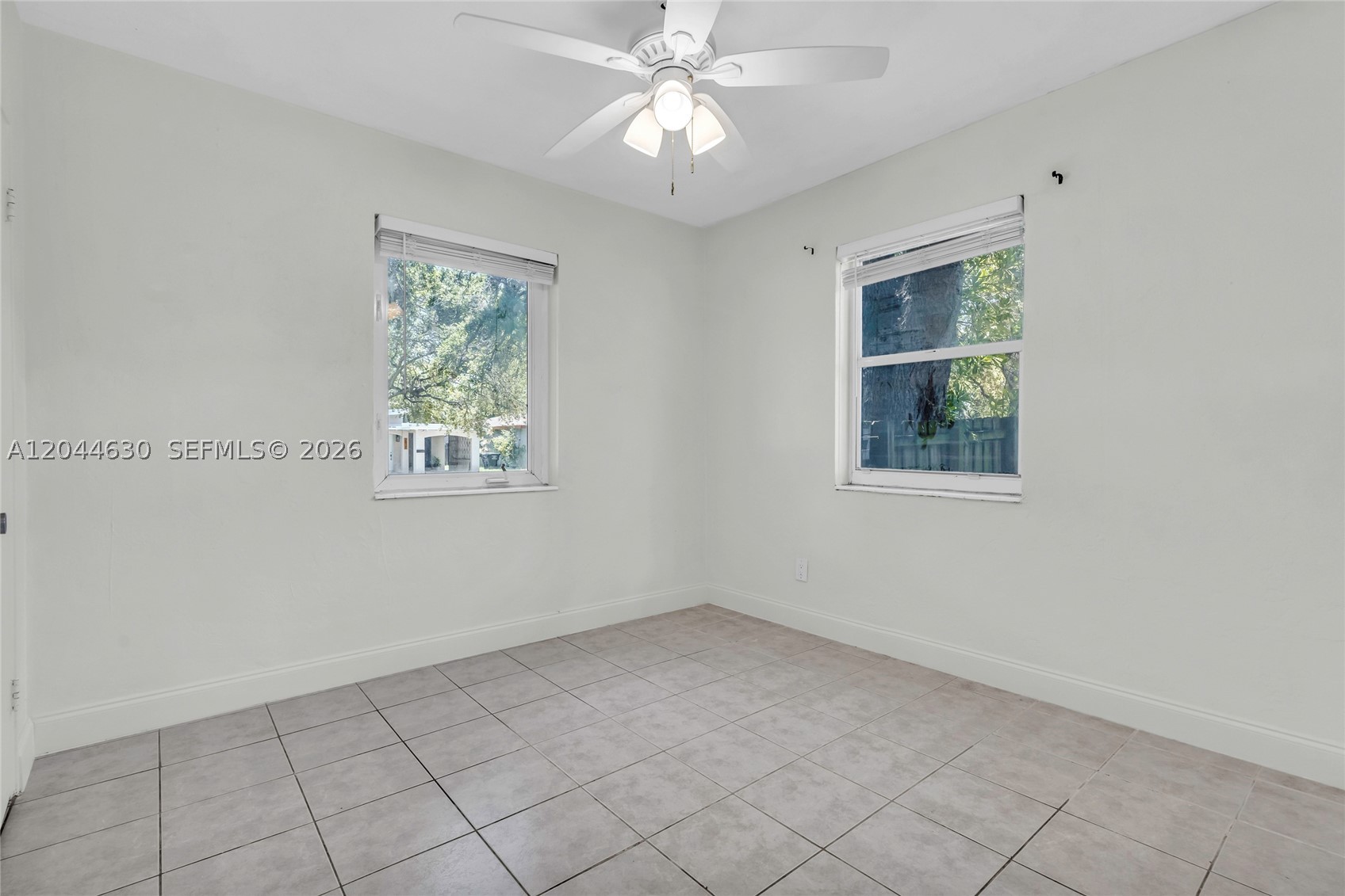 842 S 28th Ave Property Photo 17