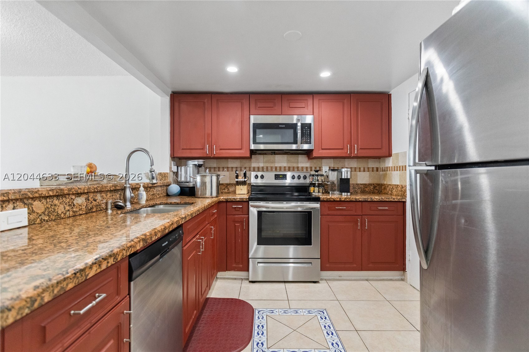 3725 S Ocean Dr 1117 Property Photo 10