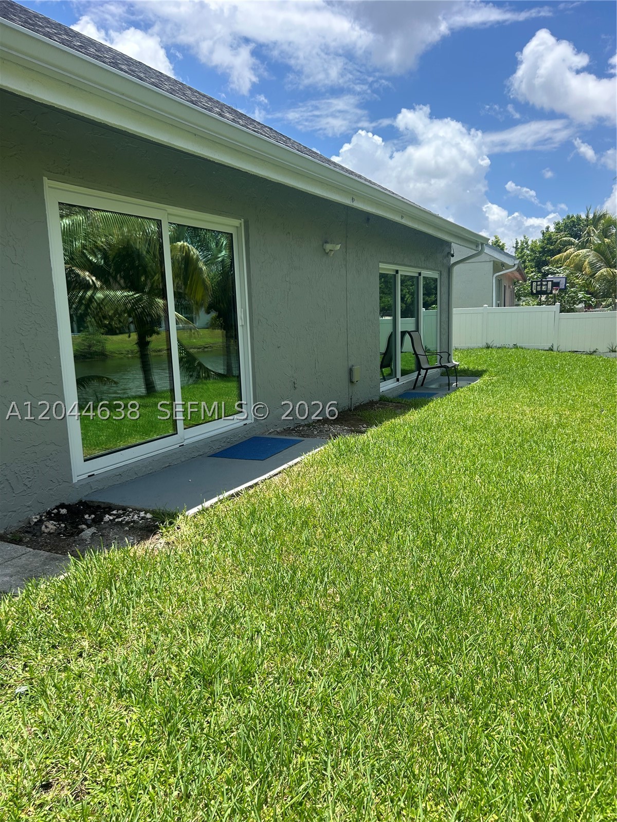 2730 Cypress Ave Property Photo 2