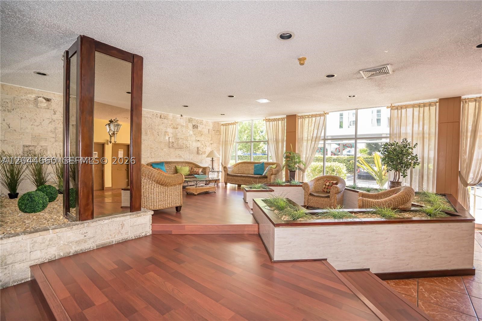 A12044660 Property Photo 4