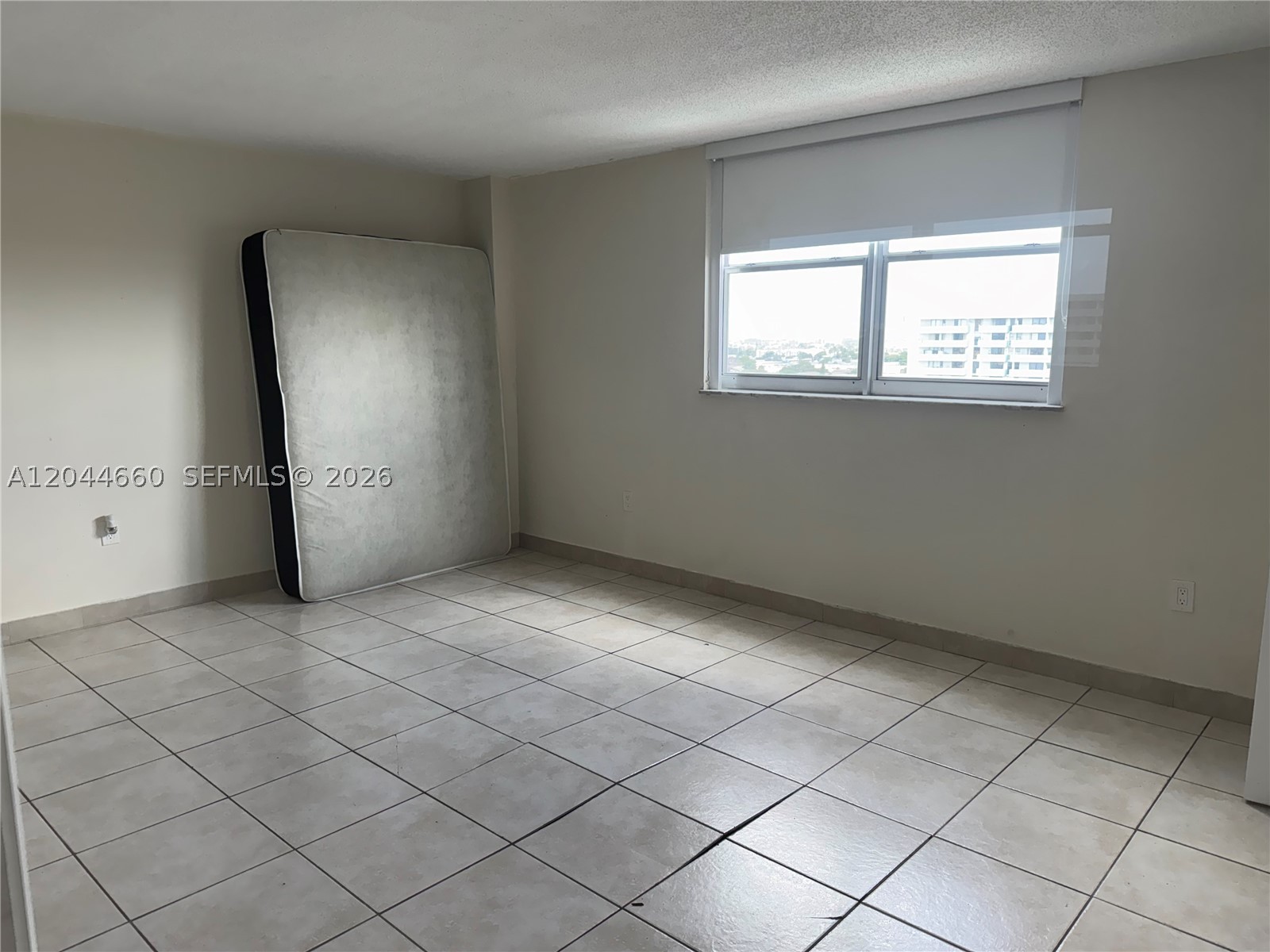 A12044660 Property Photo 15