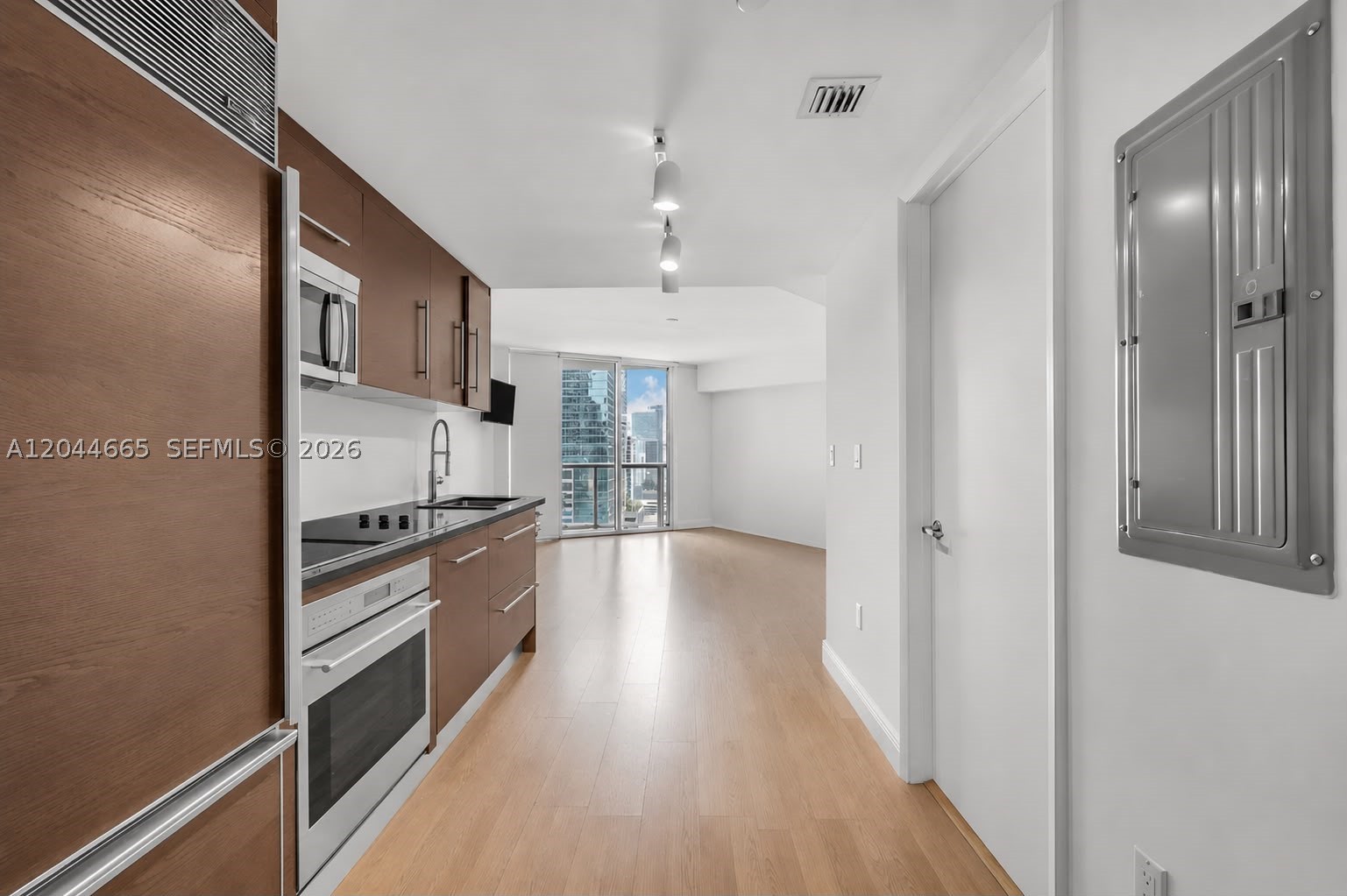 475 Brickell Ave 2508 Property Photo 1