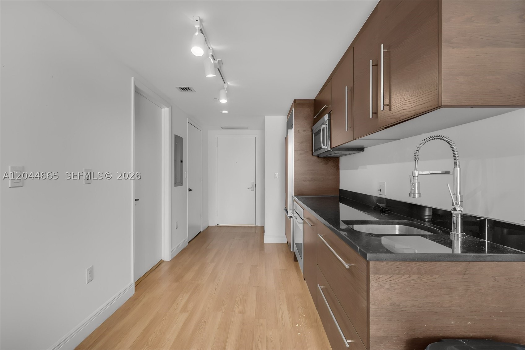 475 Brickell Ave 2508 Property Photo 2