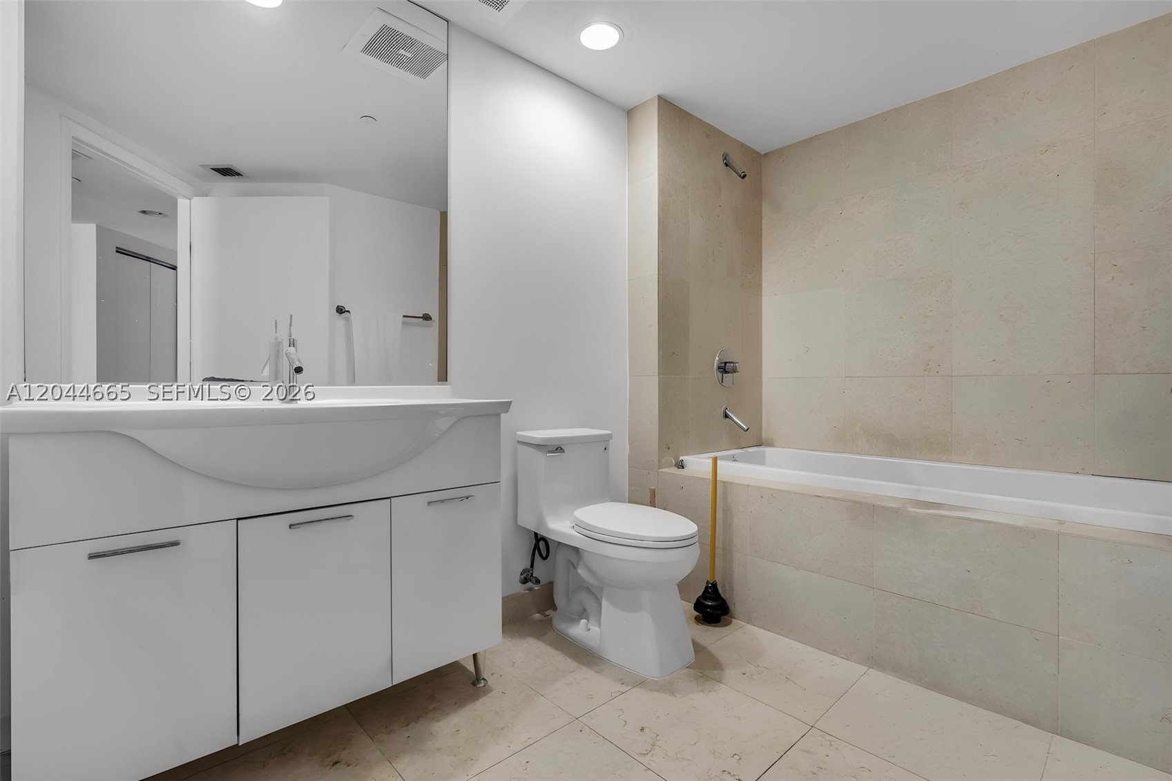 475 Brickell Ave 2508 Property Photo 9