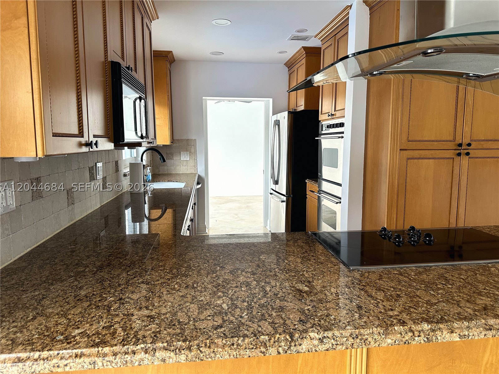 2445 Se 8th St Property Photo 12