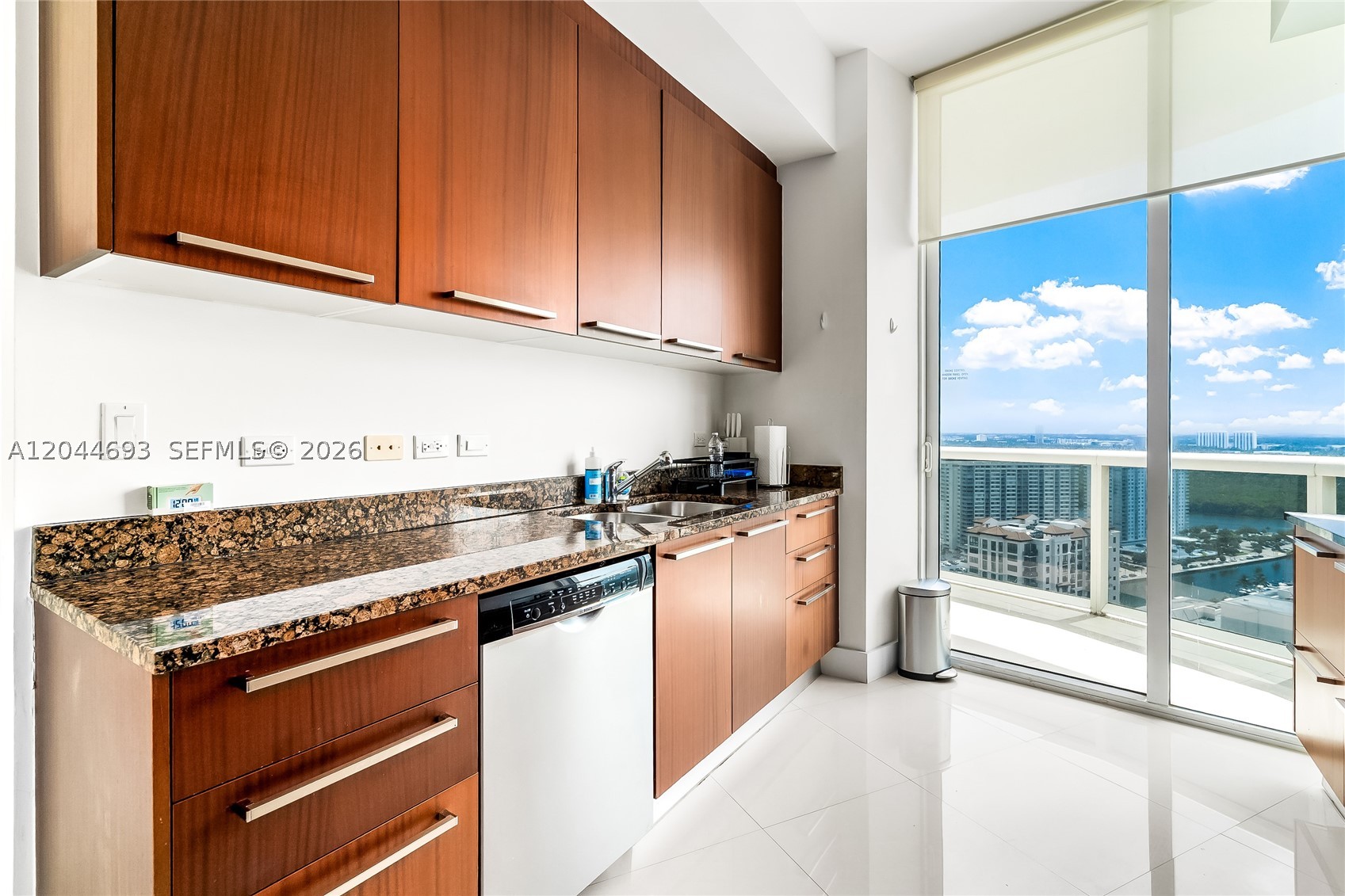 16001 Collins Ave 2605 Property Photo 11