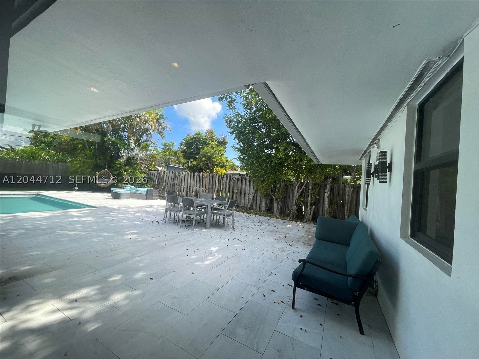 2115 Alamanda Dr Property Photo 5