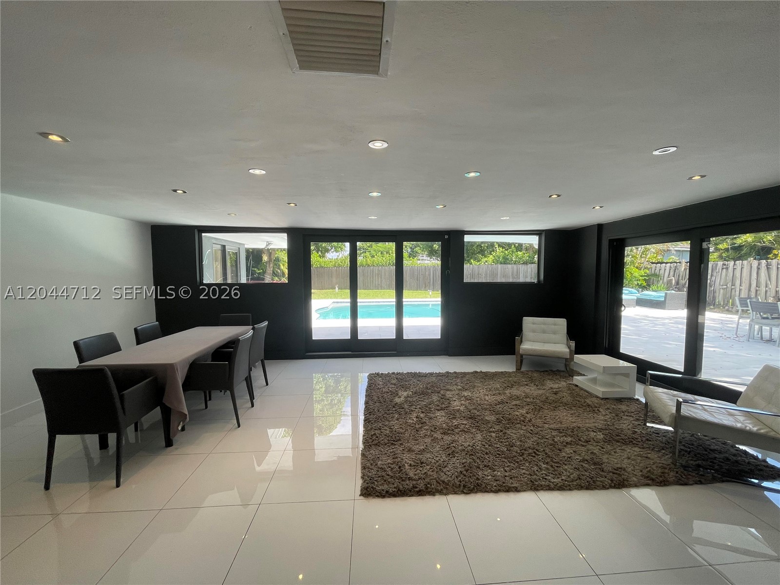2115 Alamanda Dr Property Photo 8