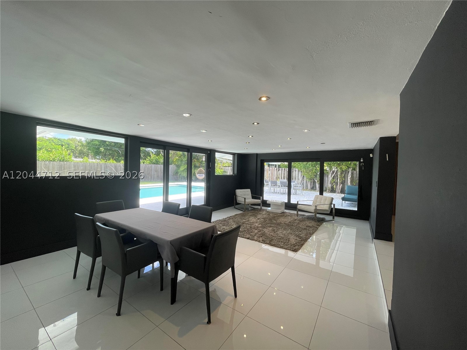 2115 Alamanda Dr Property Photo 10