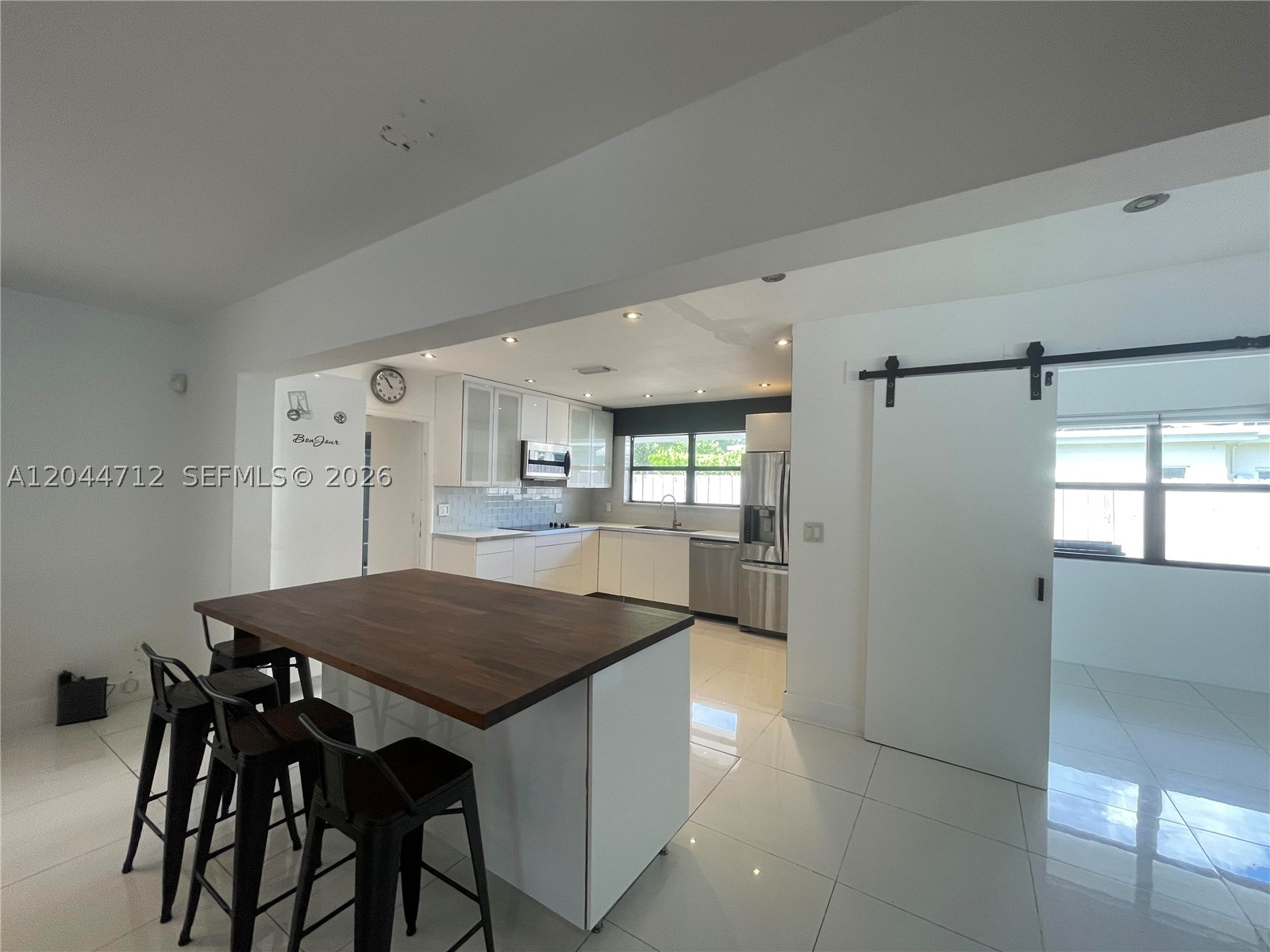 2115 Alamanda Dr Property Photo 11