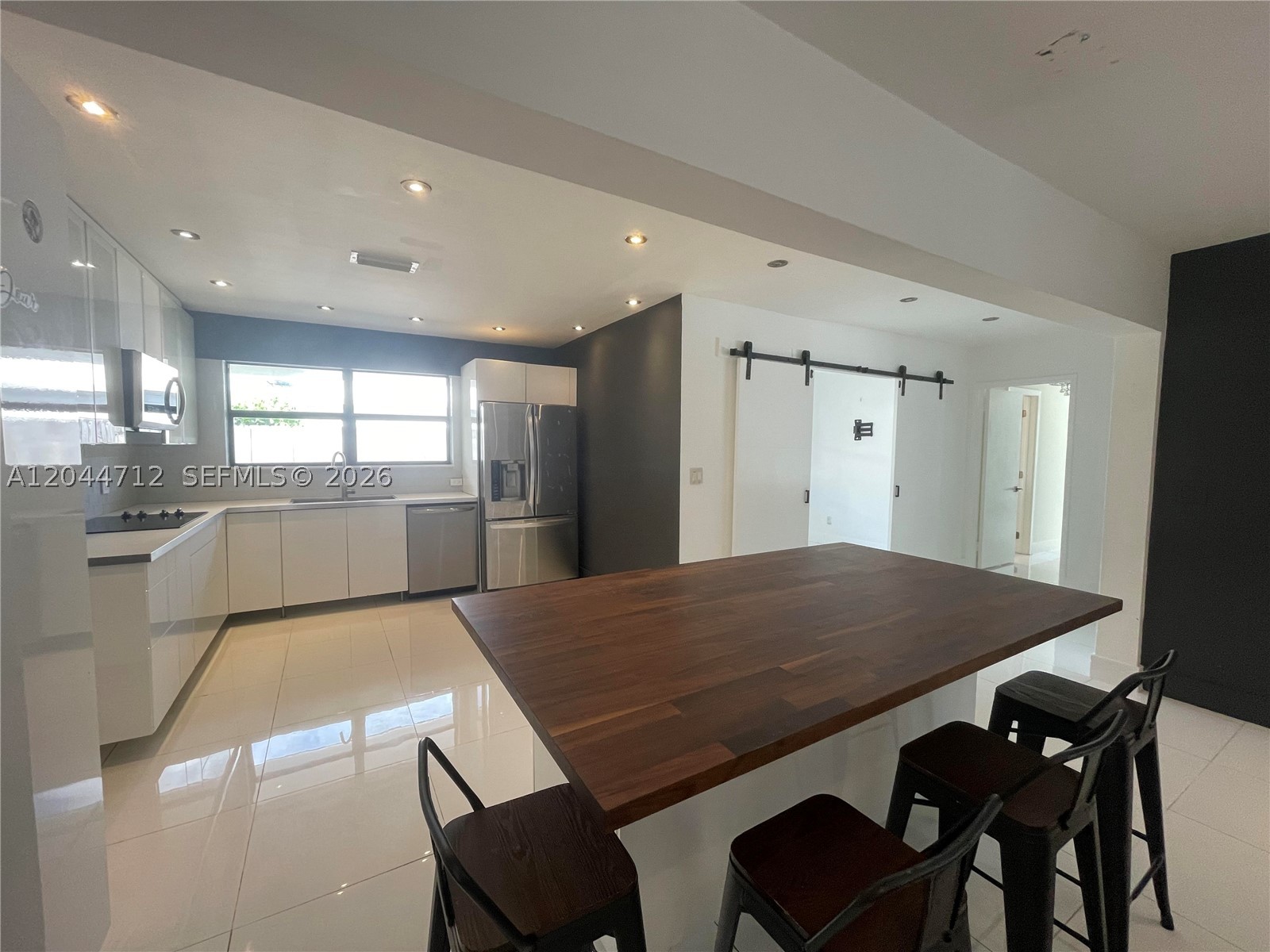 2115 Alamanda Dr Property Photo 12
