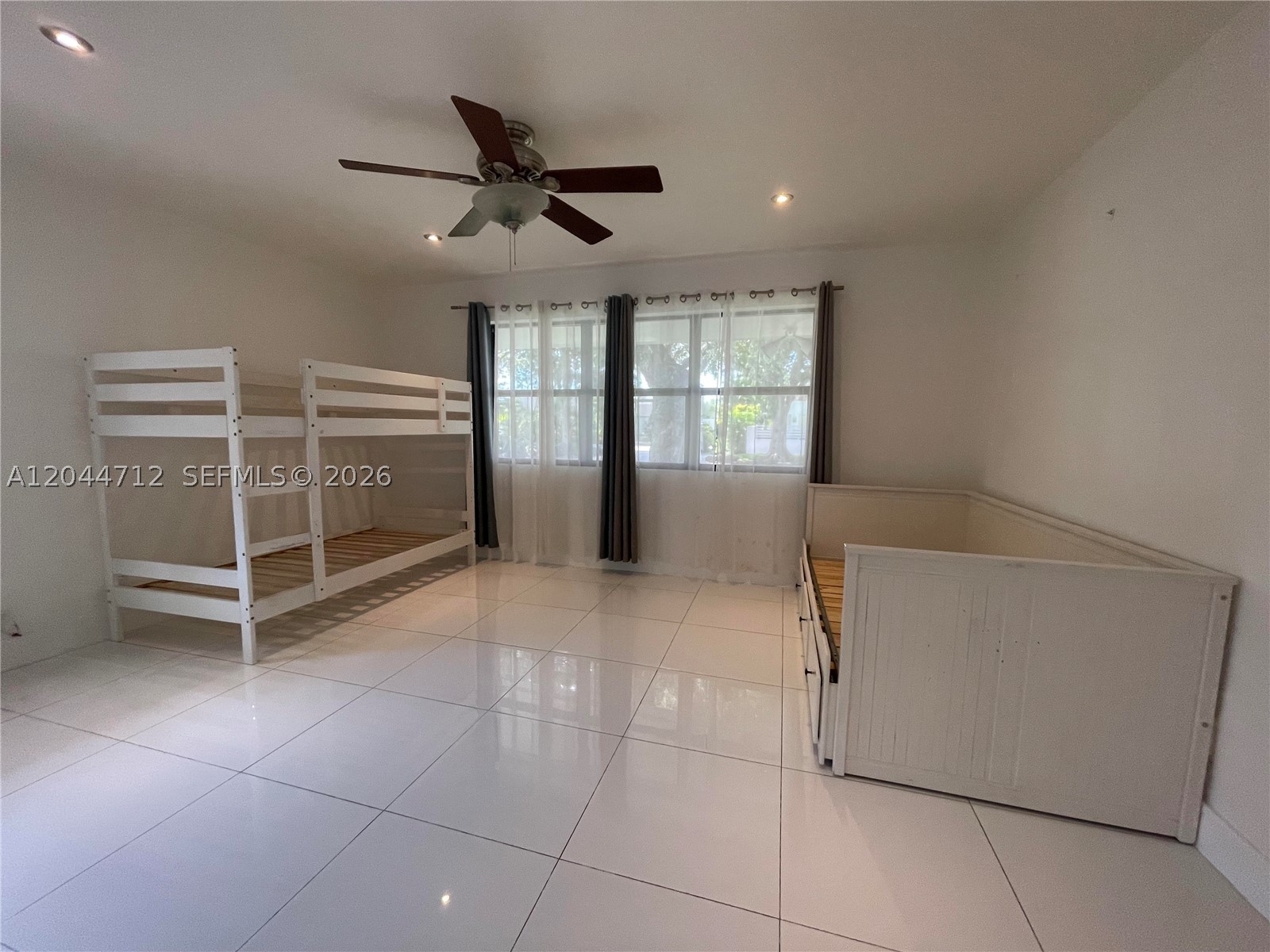 2115 Alamanda Dr Property Photo 13