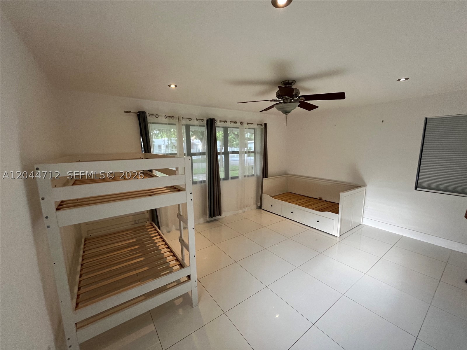2115 Alamanda Dr Property Photo 15