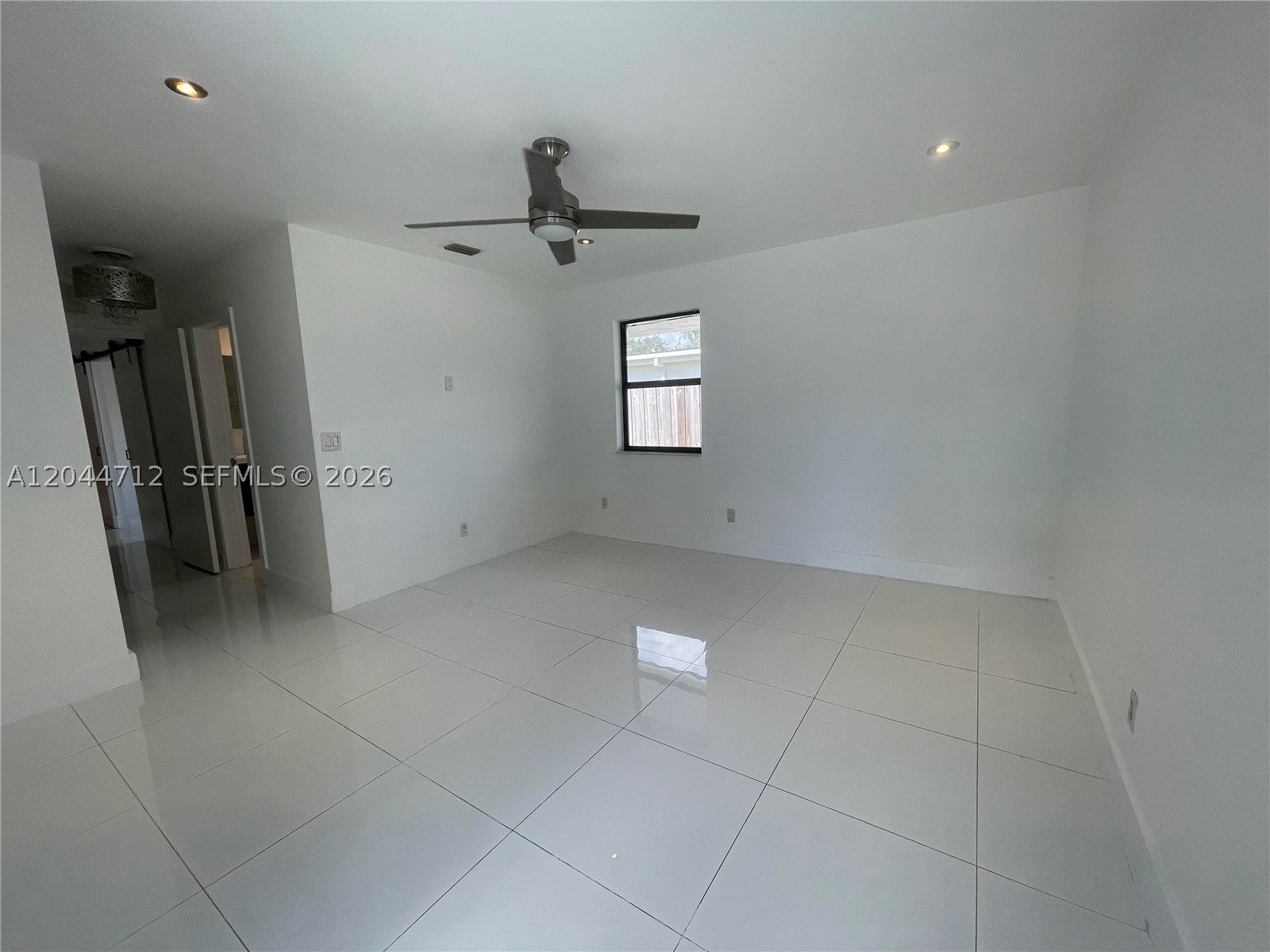 2115 Alamanda Dr Property Photo 19
