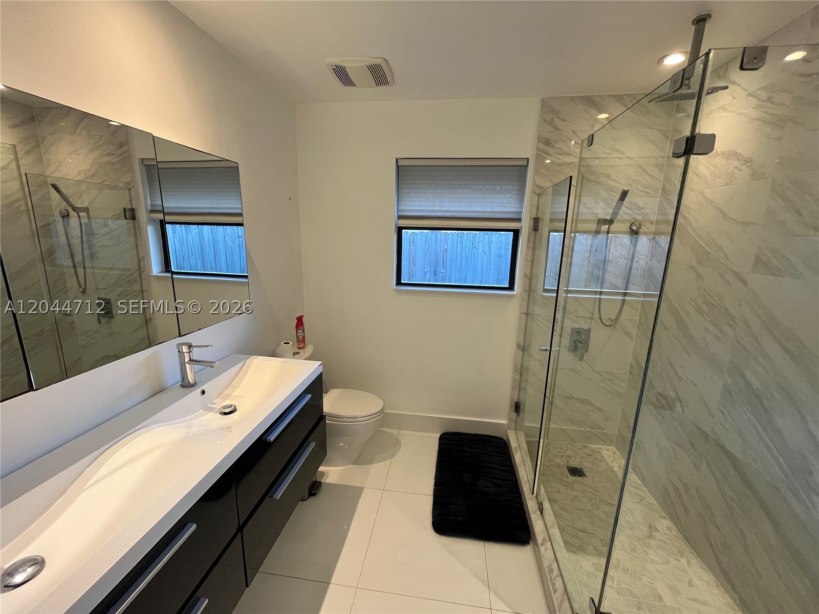 2115 Alamanda Dr Property Photo 22