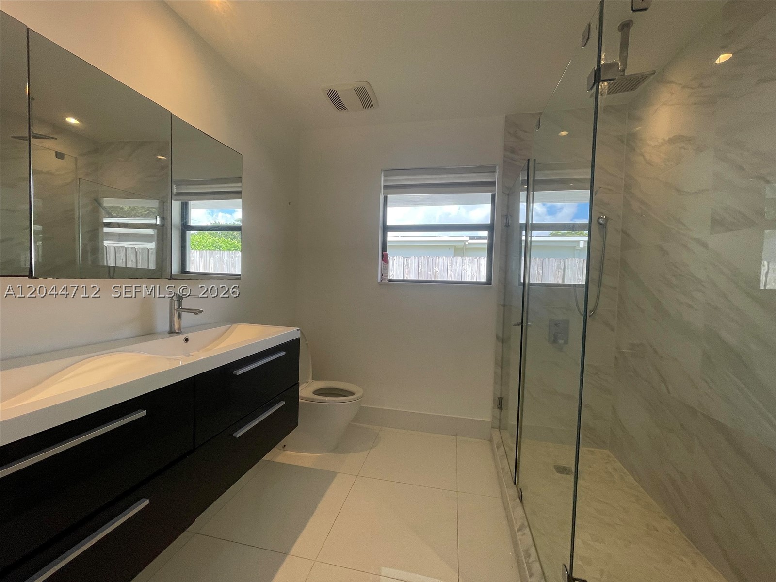 2115 Alamanda Dr Property Photo 23