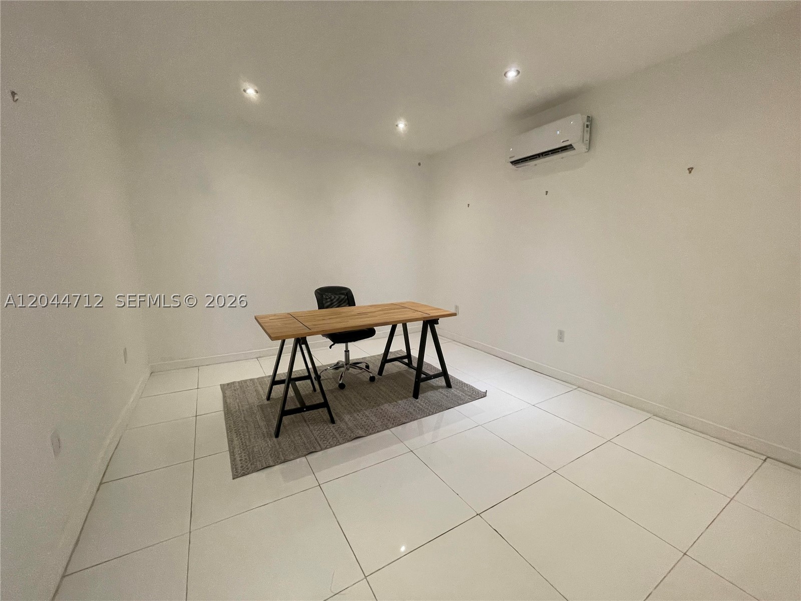 2115 Alamanda Dr Property Photo 24