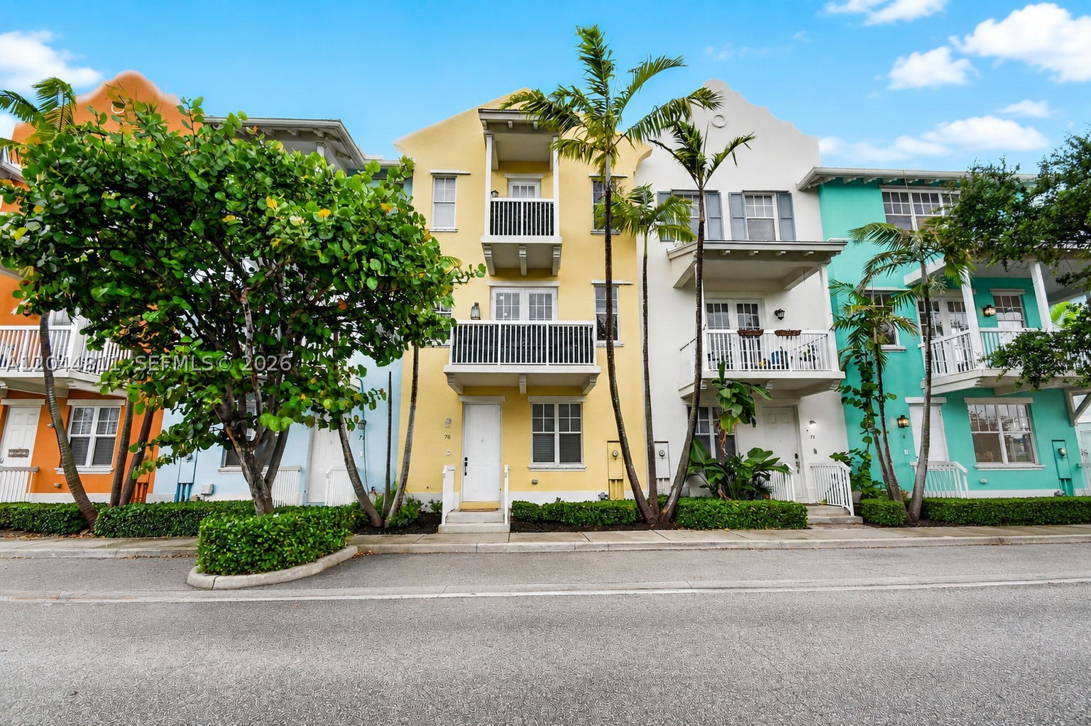 810 N 3rd Ave N 76 Property Photo 2