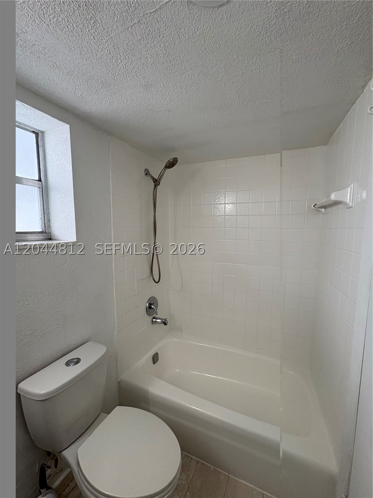 447 Ne 195th St 214 Property Photo 9