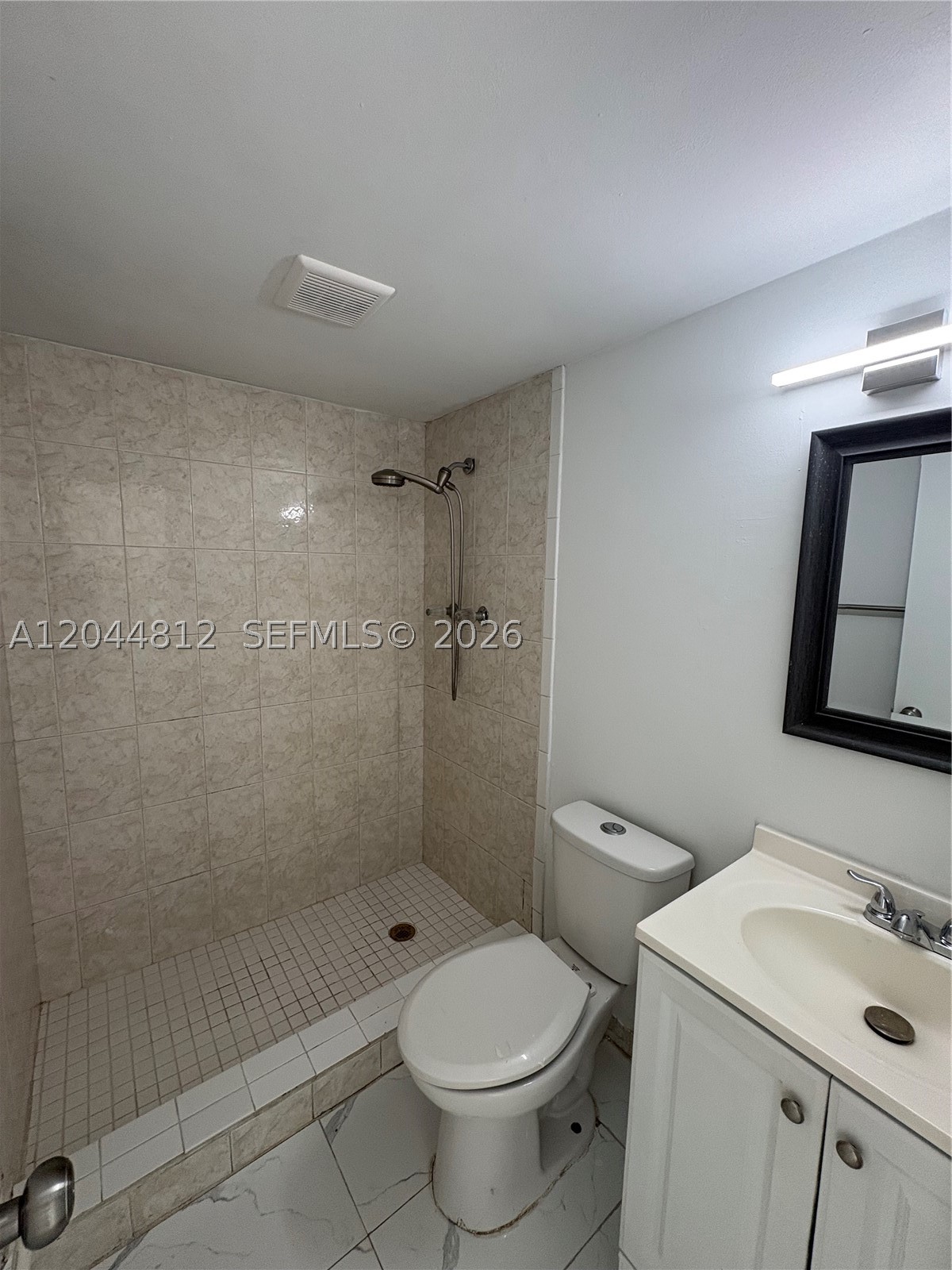 447 Ne 195th St 214 Property Photo 15