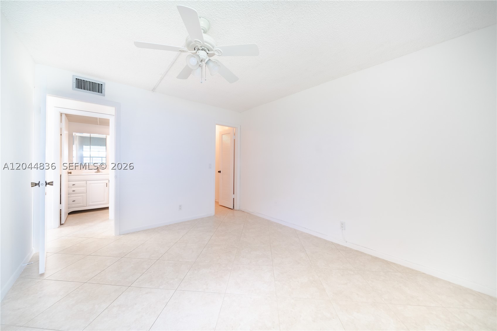 642 N Normandy N 642 Property Photo 24