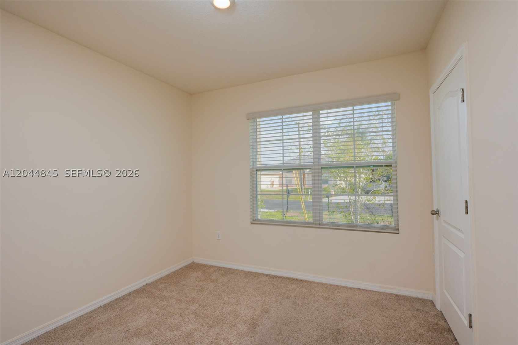 660 Cotulla Dr Property Photo 7