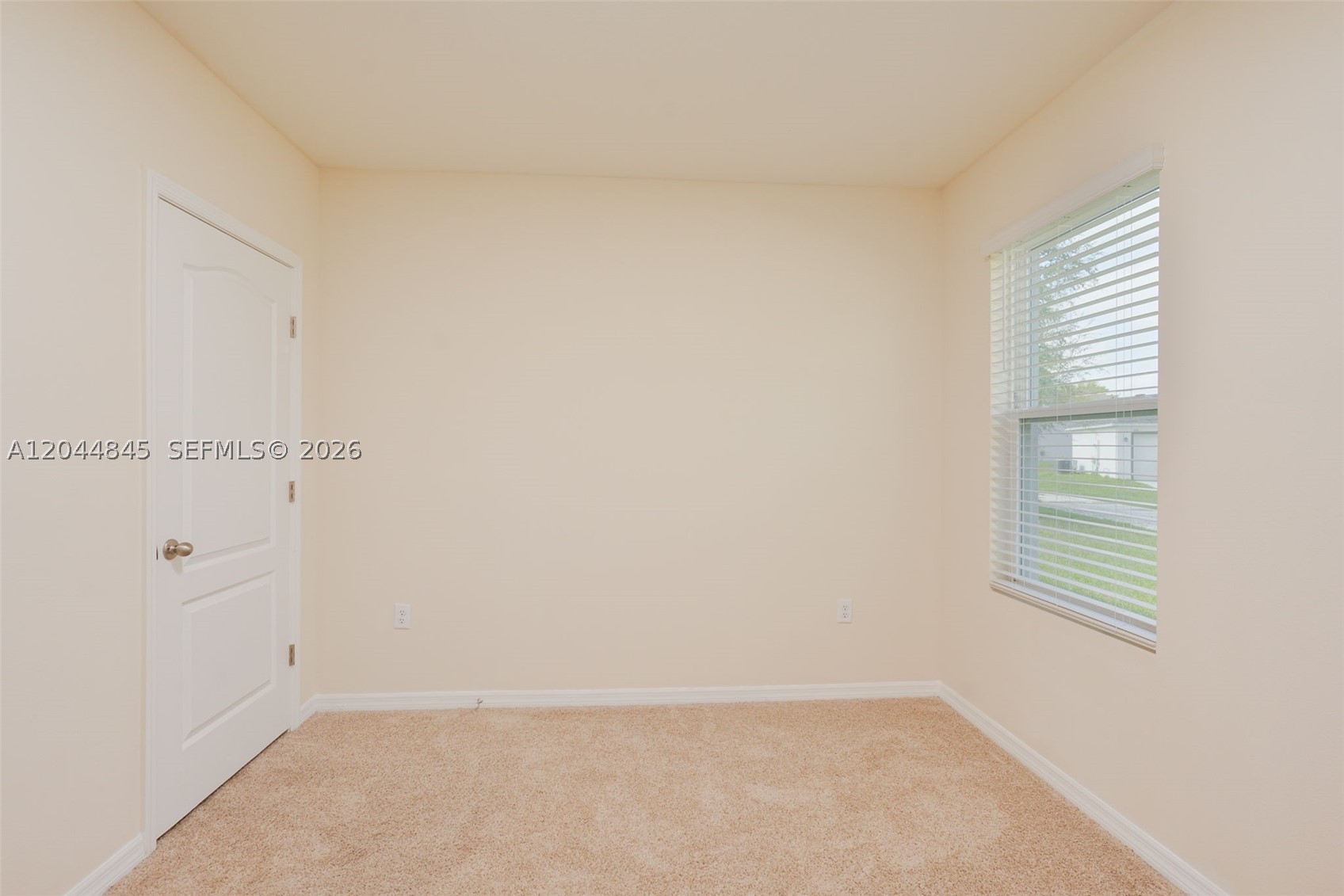 660 Cotulla Dr Property Photo 10