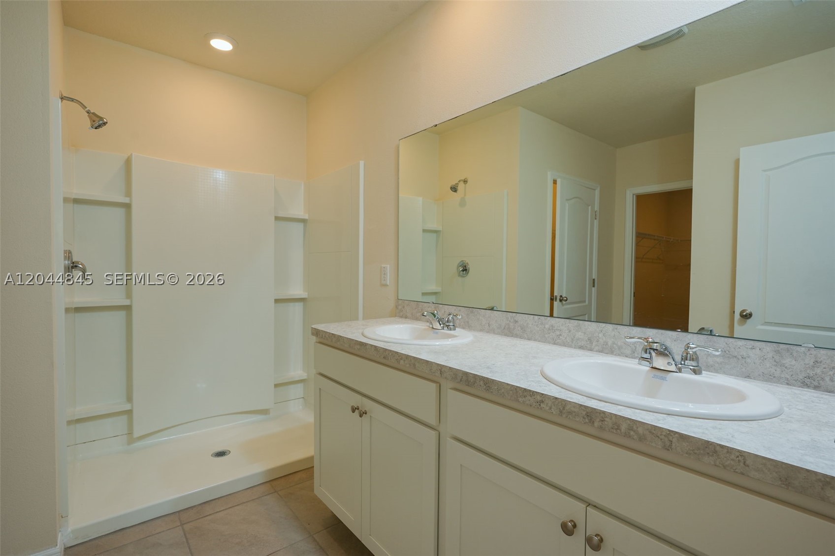 660 Cotulla Dr Property Photo 22
