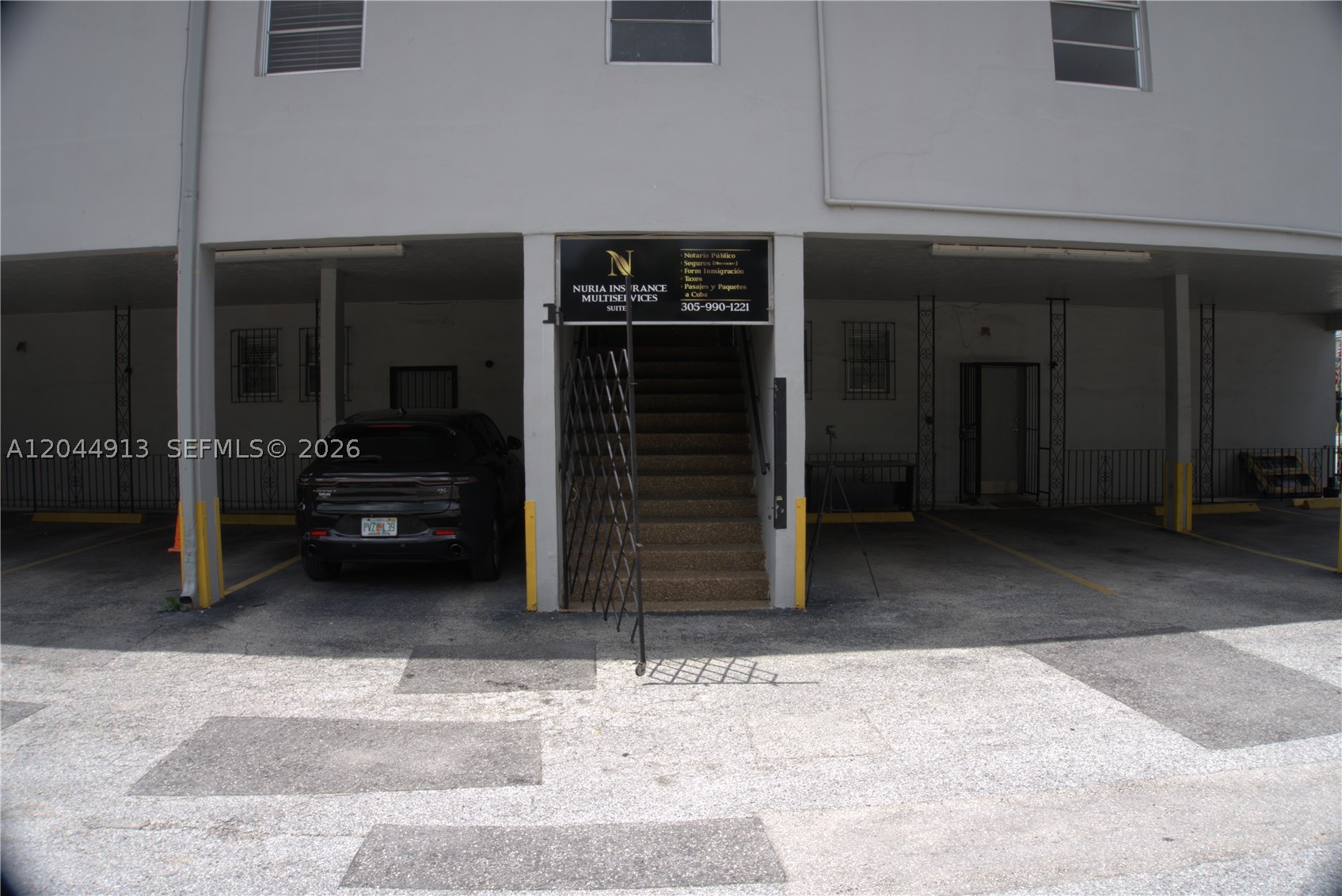 2433 Nw 7th St Property Photo 10