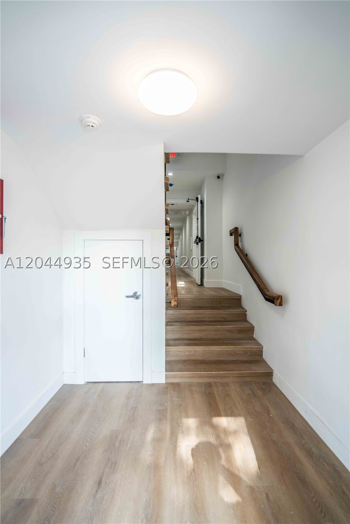 960 Jefferson Ave Property Photo 13