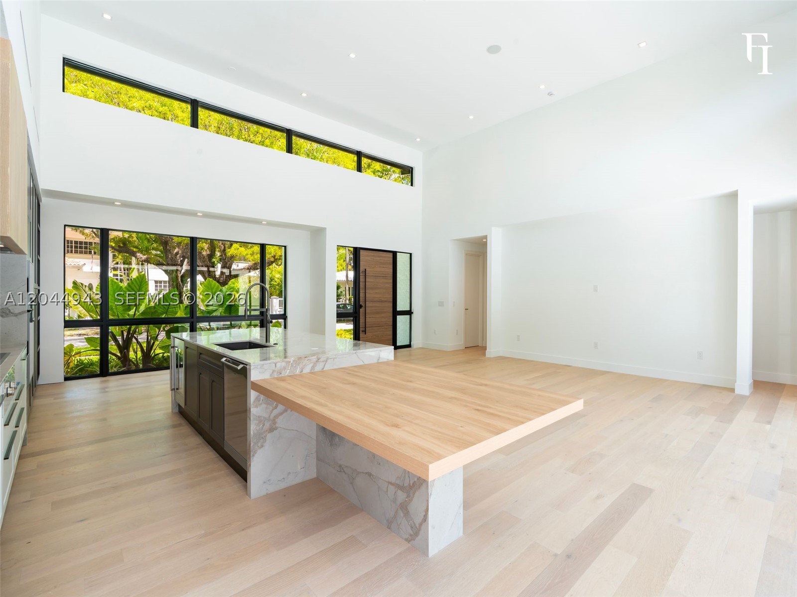 1111 Alberca St Property Photo 11