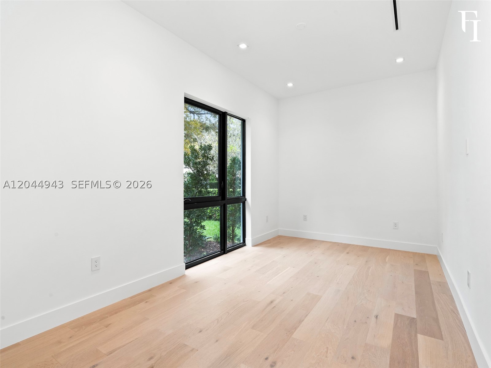 1111 Alberca St Property Photo 27