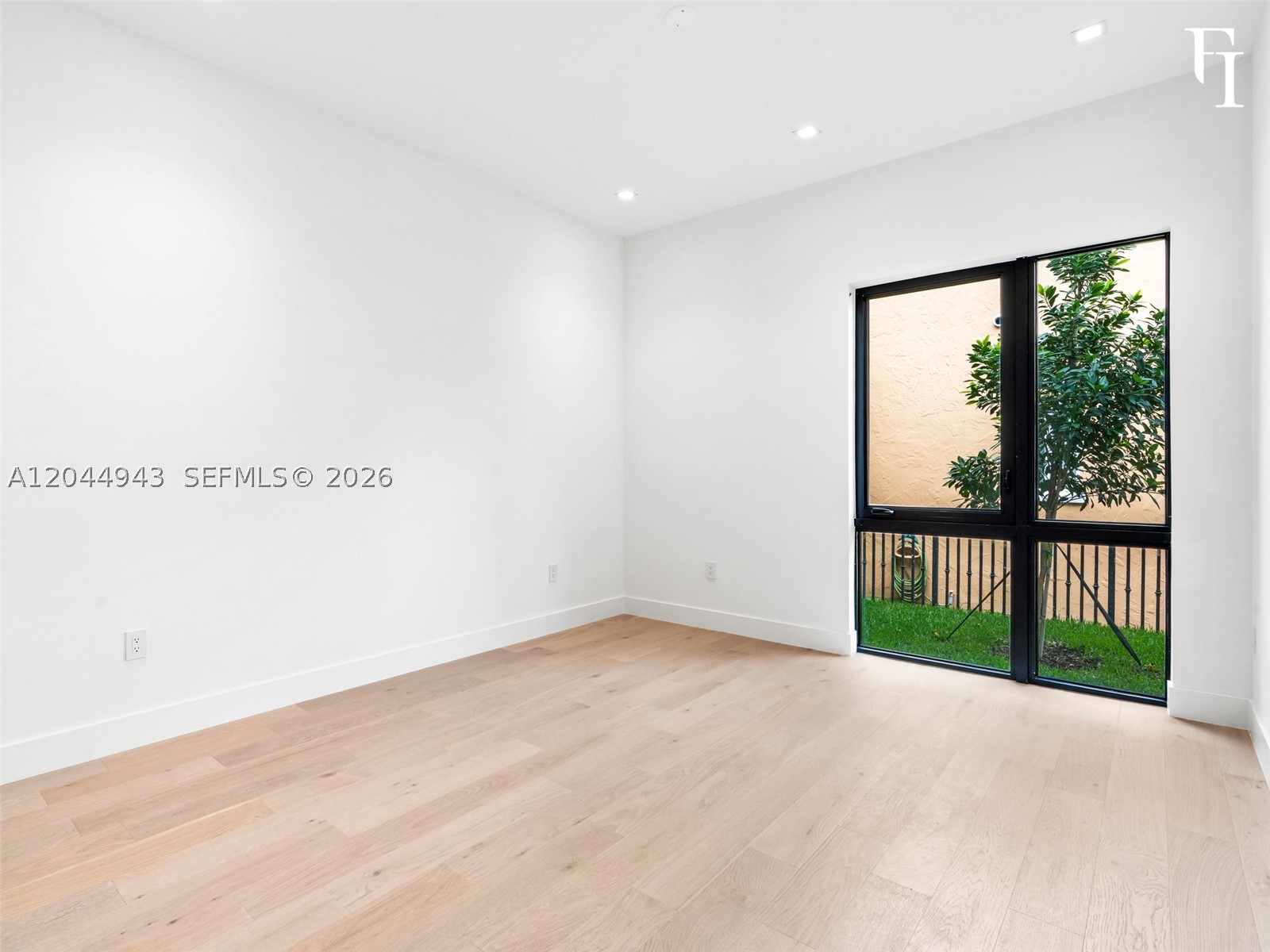 1111 Alberca St Property Photo 28