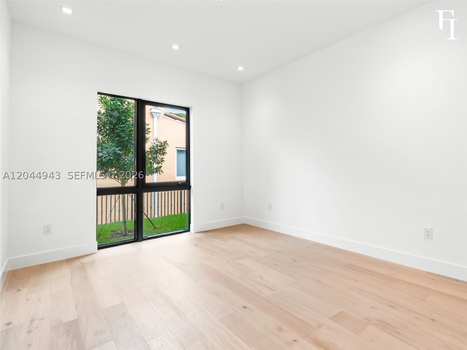 1111 Alberca St Property Photo 30
