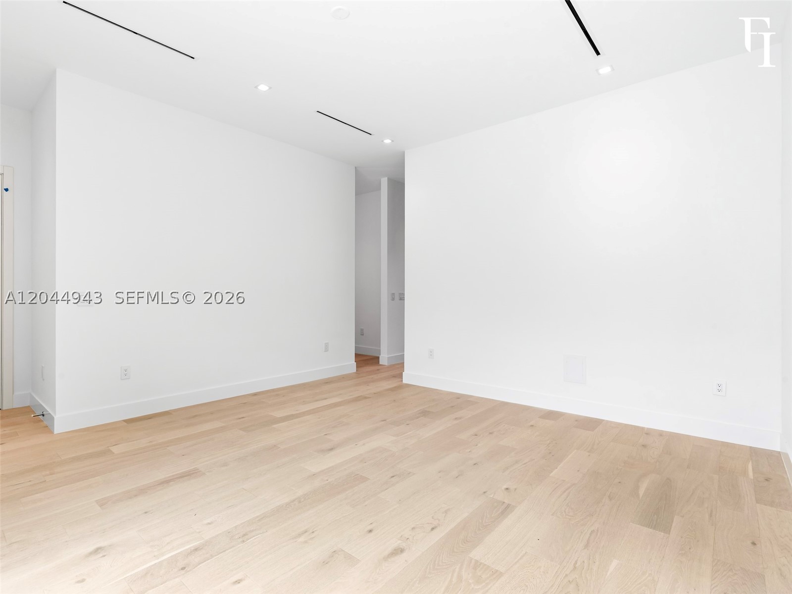 1111 Alberca St Property Photo 33